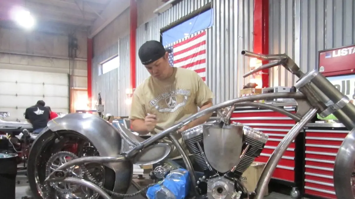 American Chopper S08E08 La moto Apprentice