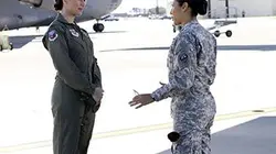 American Wives S07E07 Quand les chemins se croisent