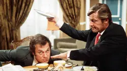 Amicalement vôtre S01E09 Un drôle d'oiseau