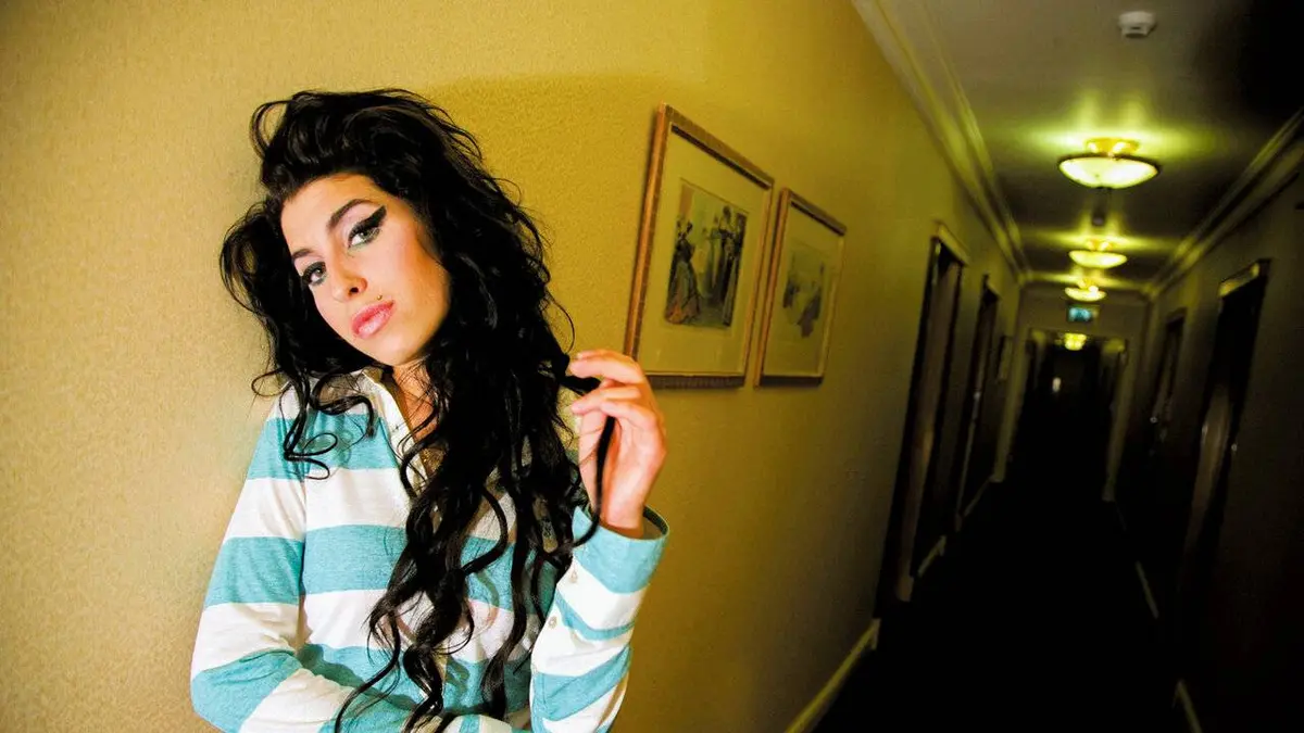 Amy Winehouse "I Told You I Was Trouble" : Live From London