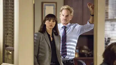 Angie Tribeca S02E01 La puce à l'oreille