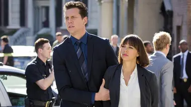Angie Tribeca S02E09 Contenu graphique pouvant heurter un certain public