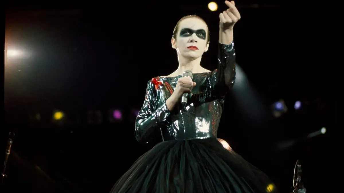 Annie Lennox : De Eurythmics à l'engagement, itinéraire d'une icône pop