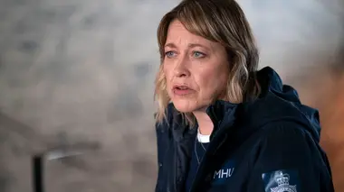 Annika S02E01