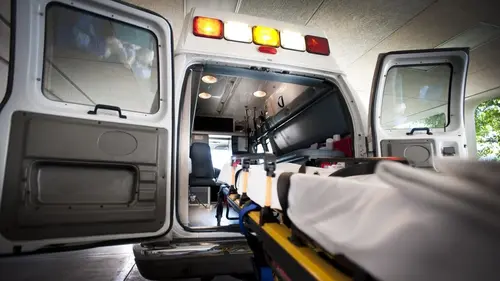 Appels d'urgence S19E170 Samu de l'Essonne : série noire pour les hommes en blanc