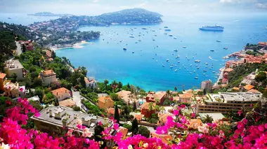 Appels d'urgence S22E225 Côte d'Azur : pas de vacances pour les urgentistes de l'été