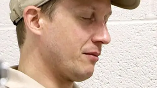 Après 48 heures, l'enquête continue Sous la surface (n°1)