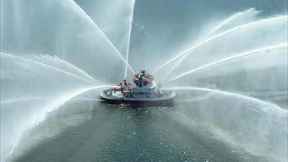 Aqua Machines S01E01 Incroyables bateaux pompiers