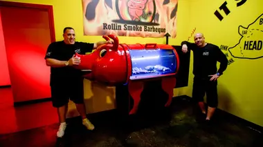 Aquamen Un barbecue qui surfe sur la vague