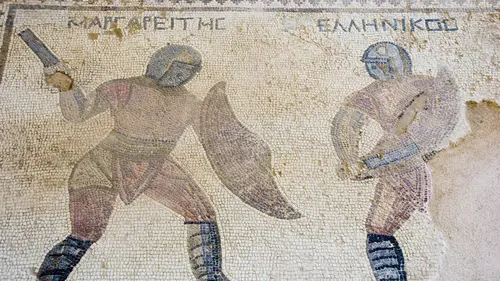 Archéologues 2.0 S01E10 La tombe de la Reine rouge