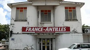 Histoires des médias sous influence : des journaux et des affaires