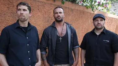 Arnaques, crimes et mécanique S01E01 Délit de fuite
