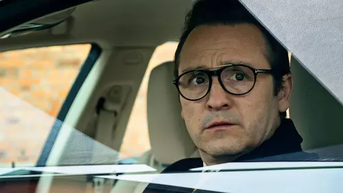 Arnaques et thérapie S01E07 Negative 467,889 Kroner