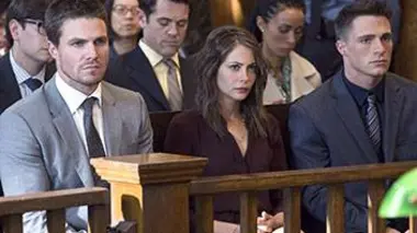 Arrow S02E07 Le procès
