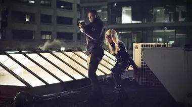 Arrow S03E21 Quelqu'un d'autre