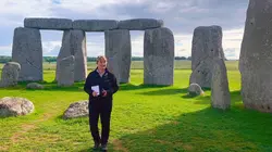 Arte Regards  E911 Sauver Stonehenge