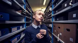 Astrid et Raphaëlle  S01E01 Hantise
