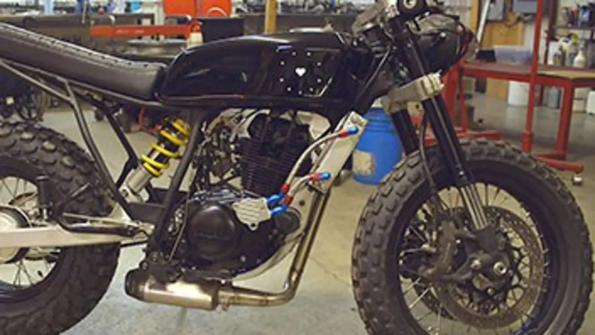 Atelier moto S01E06 Hors des sentiers battus