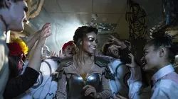 Athena, en mode création S01E06 Halloween à Athéna