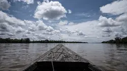 Au bout c'est la mer Le fleuve Kapuas (Indonésie-Bornéo)