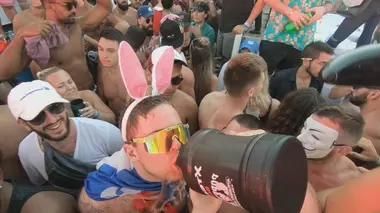 Alcool, drague et fêtes sans limites : au coeur des Spring Break de Miami à Cancun