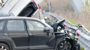 Au coeur de l'enquête Course-poursuite, alcool au volant, carambolage : 100 jours avec les gendarmes de l'Isère (n°1)