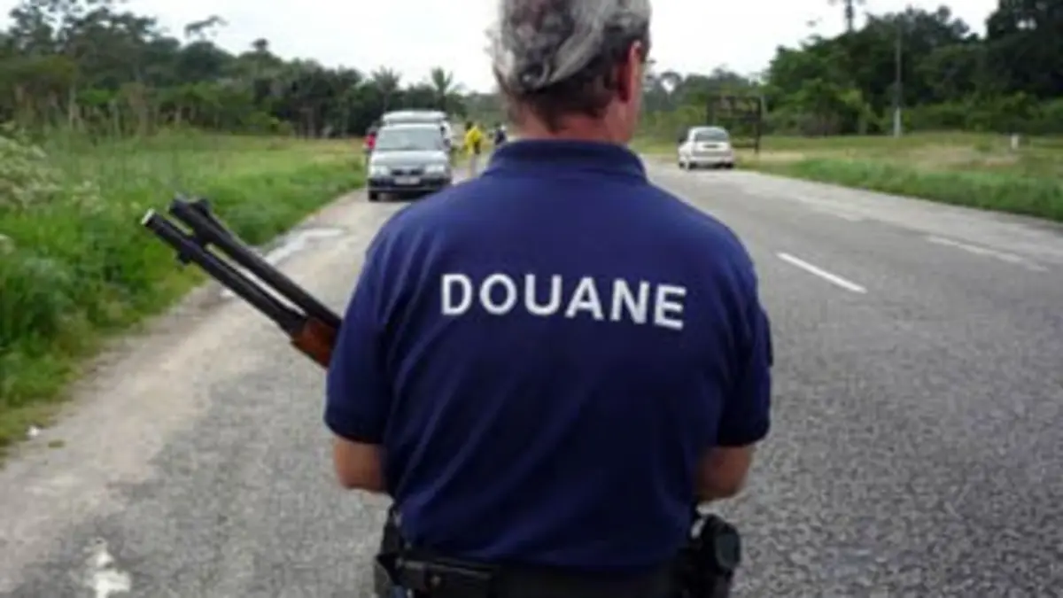 Au coeur de la douane E01 24 heures en immersion