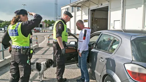 Au cœur des douanes : Suède S01E02 Effeuillage