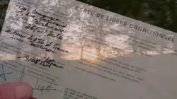 Au nom de la loi, je vous libère...