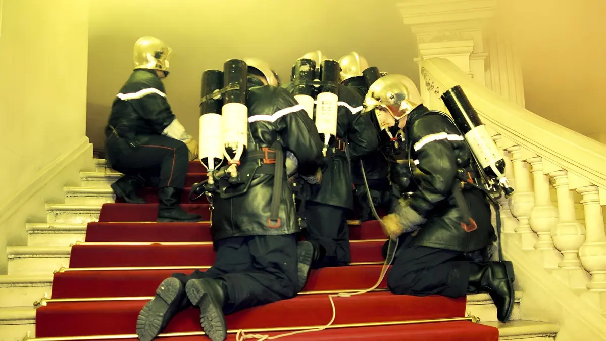 Au nom du devoir - Les sapeurs pompiers de Paris La forteresse du chaos