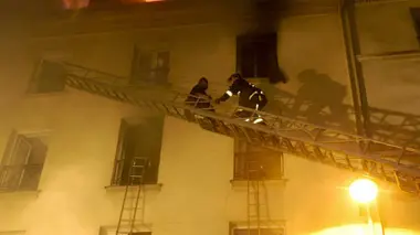 Au nom du devoir - Les sapeurs pompiers de Paris Une pluie de corps