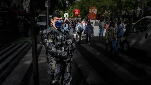 Au nom du maintien de l'ordre