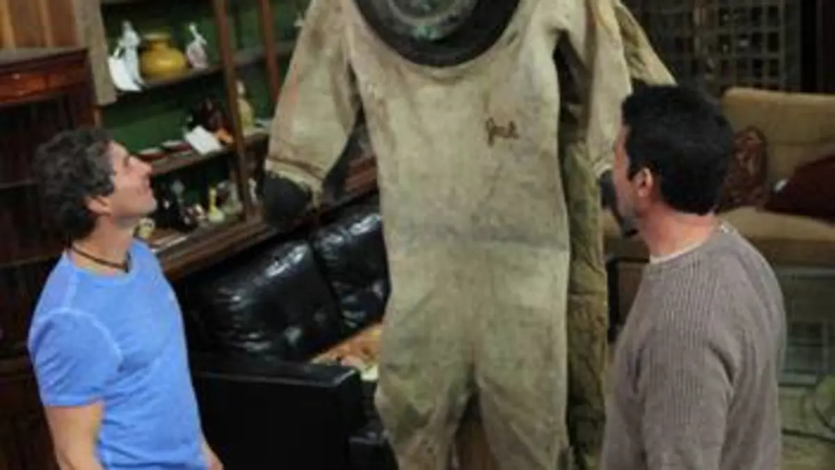 Auction Kings S04E11 Mercedes de Sugar Ray Leonard, tenue de plongée de la Seconde Guerre mondiale