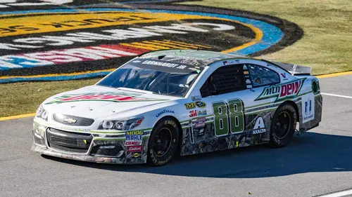 Automobilisme Battle on the Bricks Résumé