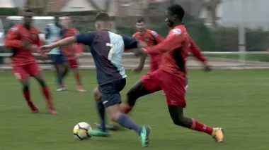 Aux pieds de la gloire