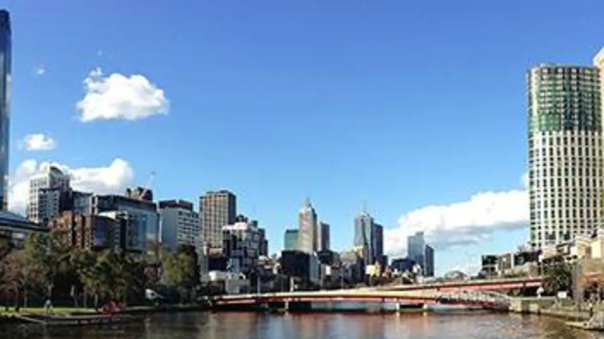 Aux portes de la mer S01E01 Melbourne