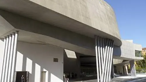 Aventure au musée S01E01 Le Maxxi à Rome