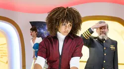 Avenue 5 S01E03 Je suis mannequin de main