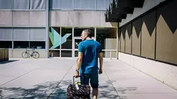 Axel Gaat Binnen Woonzorgcentrum