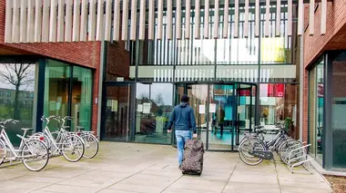 Axel gaat binnen: psychiatrie