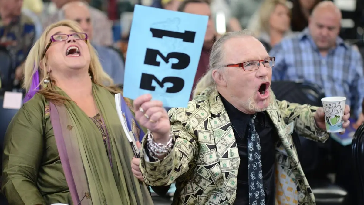 Baggage Battles Big Boy