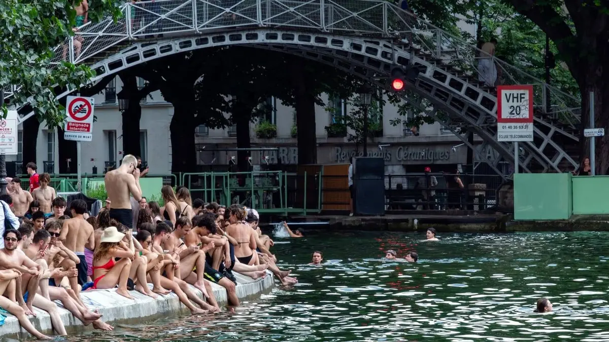 Visuel de Baignade urbaine : en quête de fraîcheur