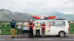 Balkans : des canoës à l'assaut des barrages