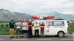 Balkans : des canoës à l'assaut des barrages