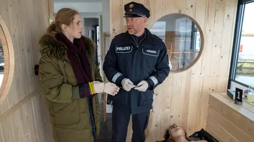 Baltic Crimes S01E11 Fête tragique