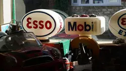 Bangers and Cash S01E01