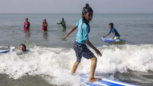 Bangladesh, surfer pour s'émanciper