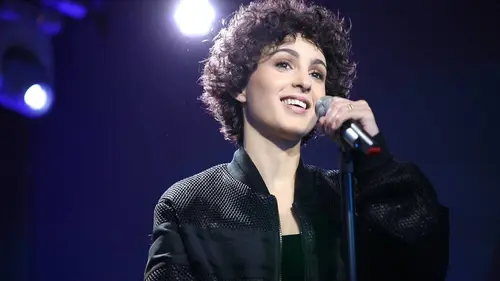 Barbara Pravi, voilà qui je suis