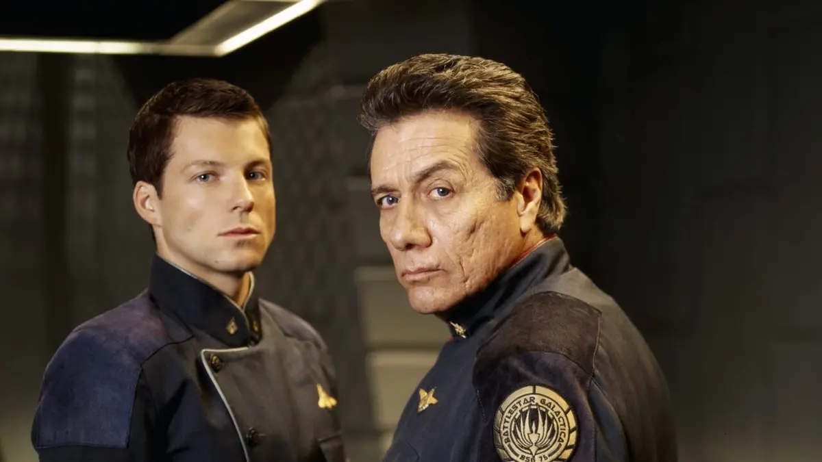 Battlestar Galactica S02E11 Opération survie