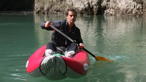 Bear Grylls : une virée en enfer S01E04 Les Canyons